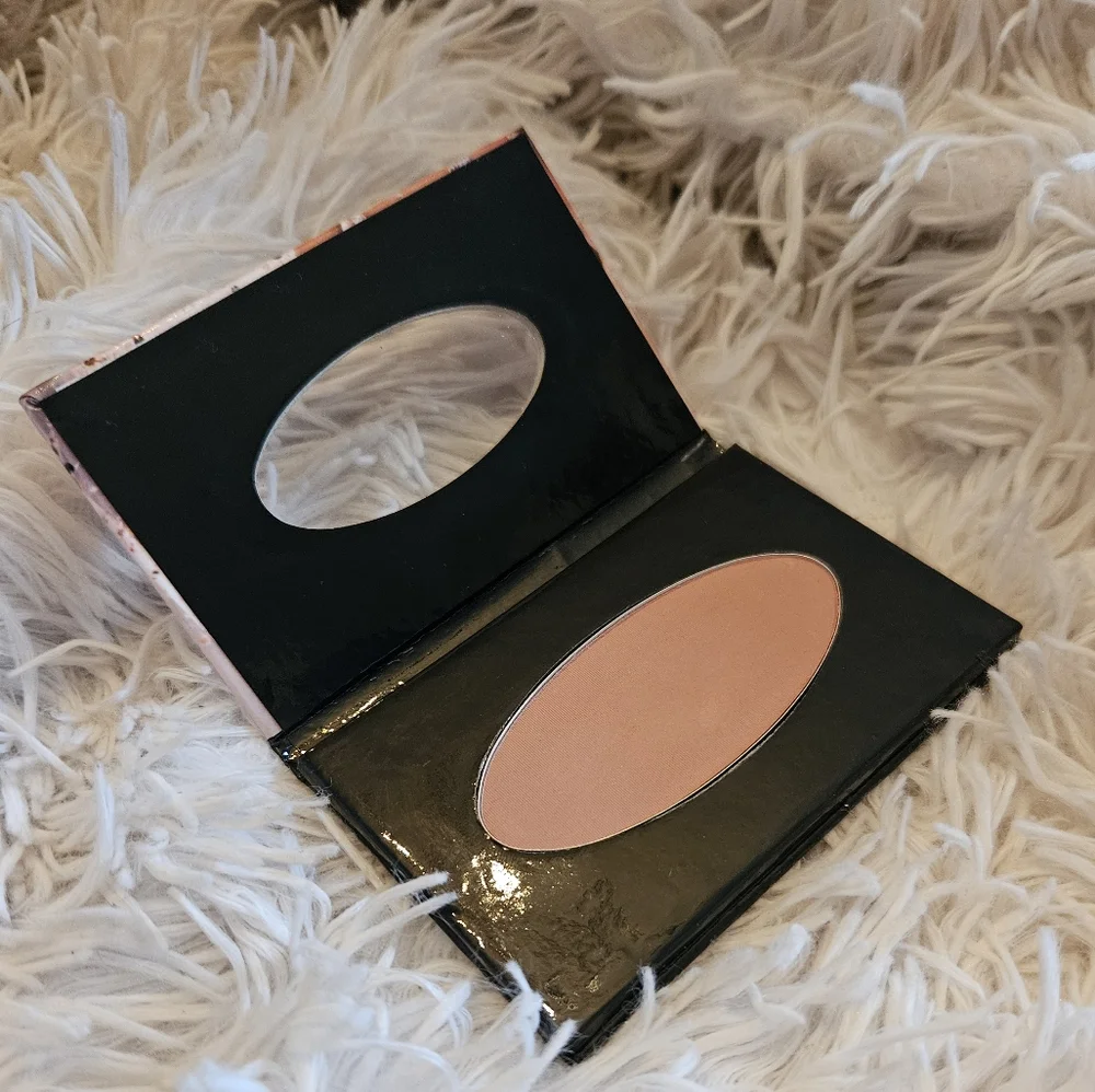 RARE ✨️ Victoria's Secret Limited Edition Blush